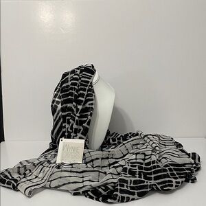 Wynne Layers Black and White Shawl/Sarong